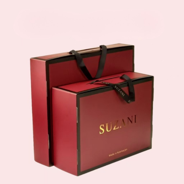 Giysiler için Kurdeleli Oluklu Taşıma Kutusu